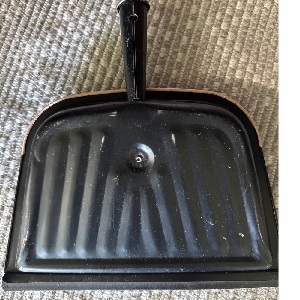 Vintage Metal Dustpan Mid Century Chef Graphic Black Tan Retro Kitchen Decor - Picture 3 of 5